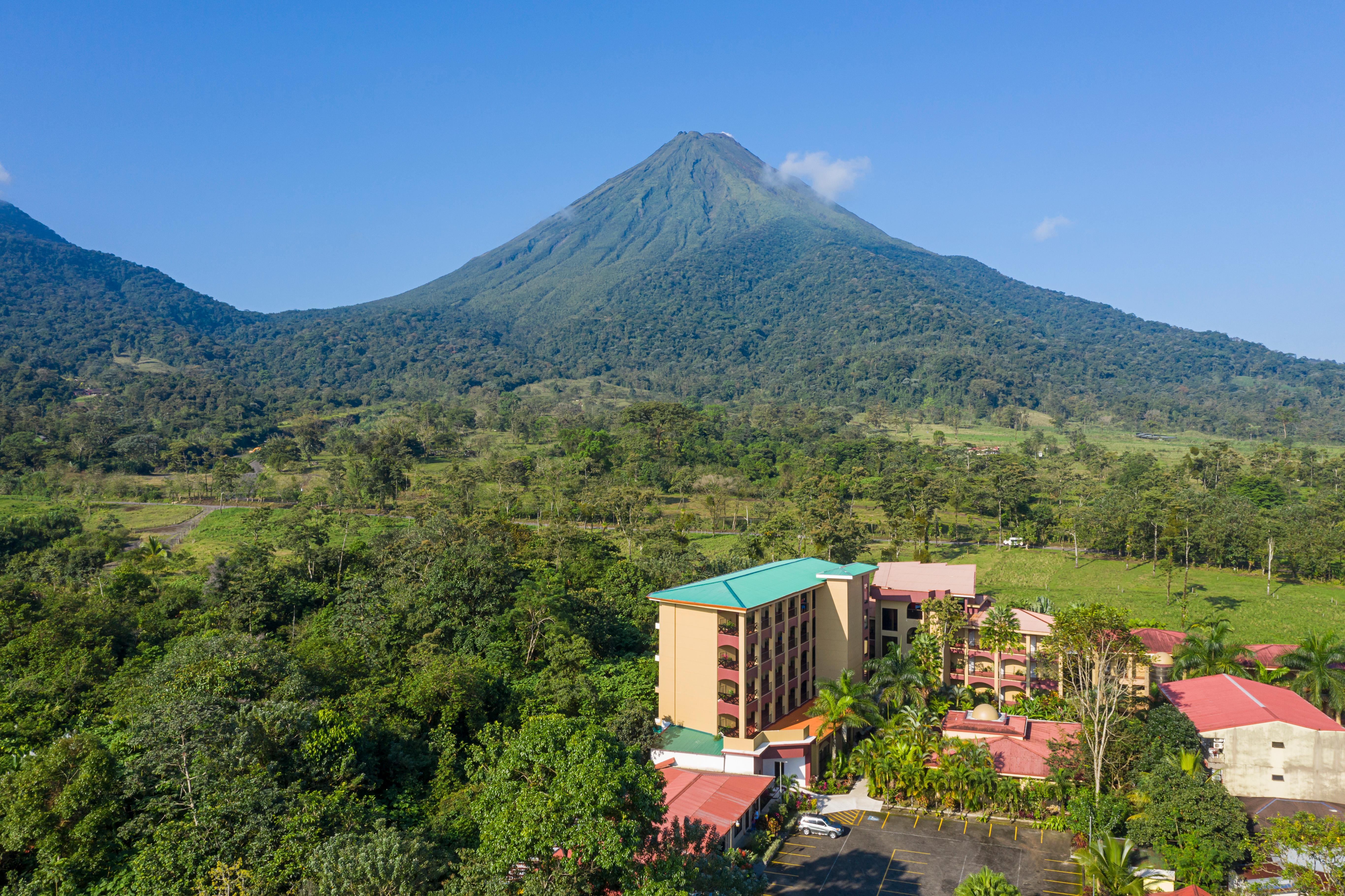 Hotel Magic Mountain La Fortuna Екстериор снимка